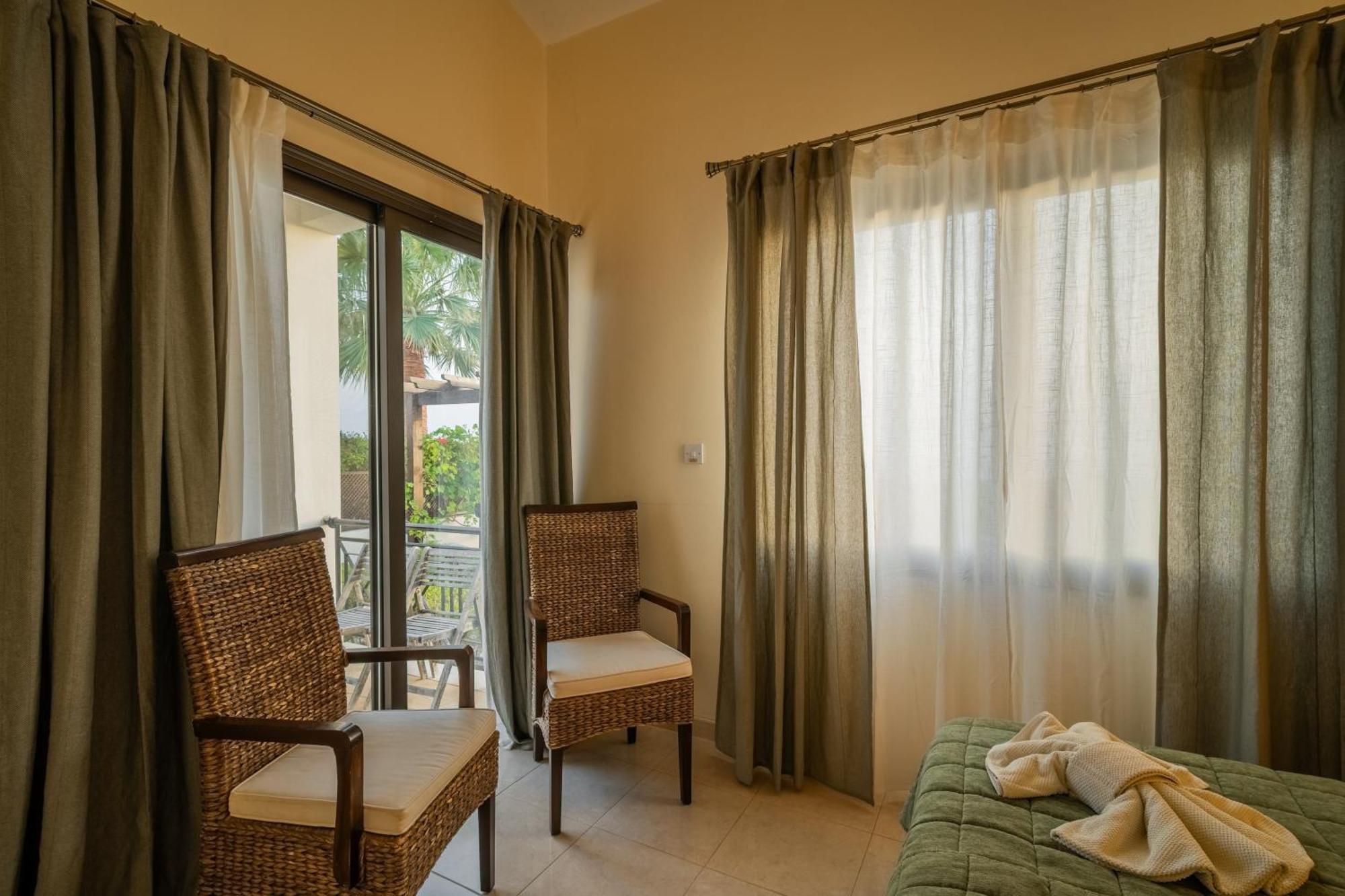 Villa Panorama - Stunning Views In Villa With Hot Tub, Pool, Garden Kouklia Exterior photo
